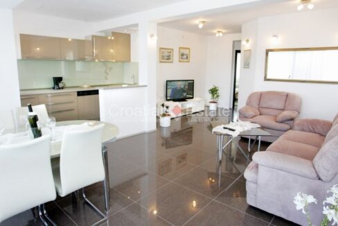 croatia-ciovo-villa-pool-sea-view-sale(103)