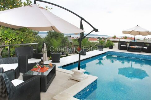 croatia-ciovo-villa-pool-sea-view-sale(116)