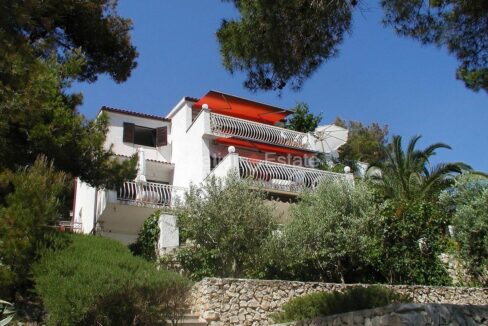 croatia-ciovo-villa-seafront-pool-sea-view-sale(102)