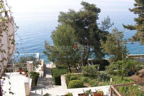croatia-ciovo-villa-seafront-pool-sea-view-sale(104)