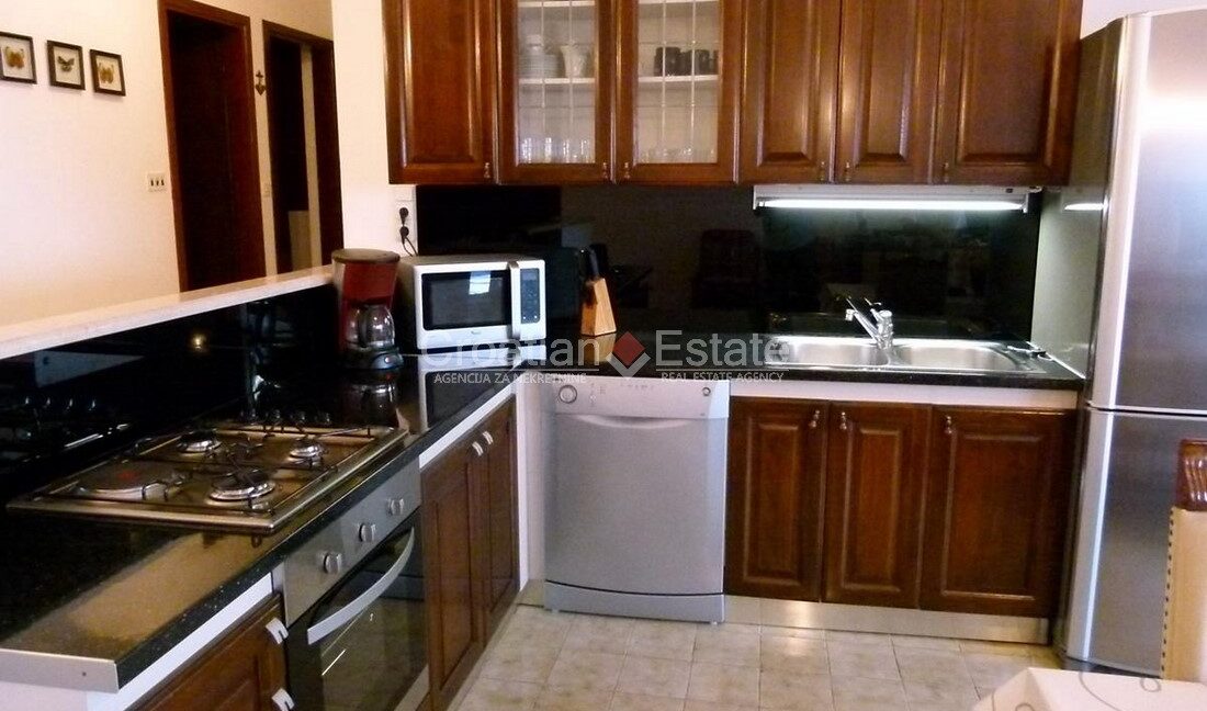 croatia-ciovo-villa-seafront-pool-sea-view-sale(106)