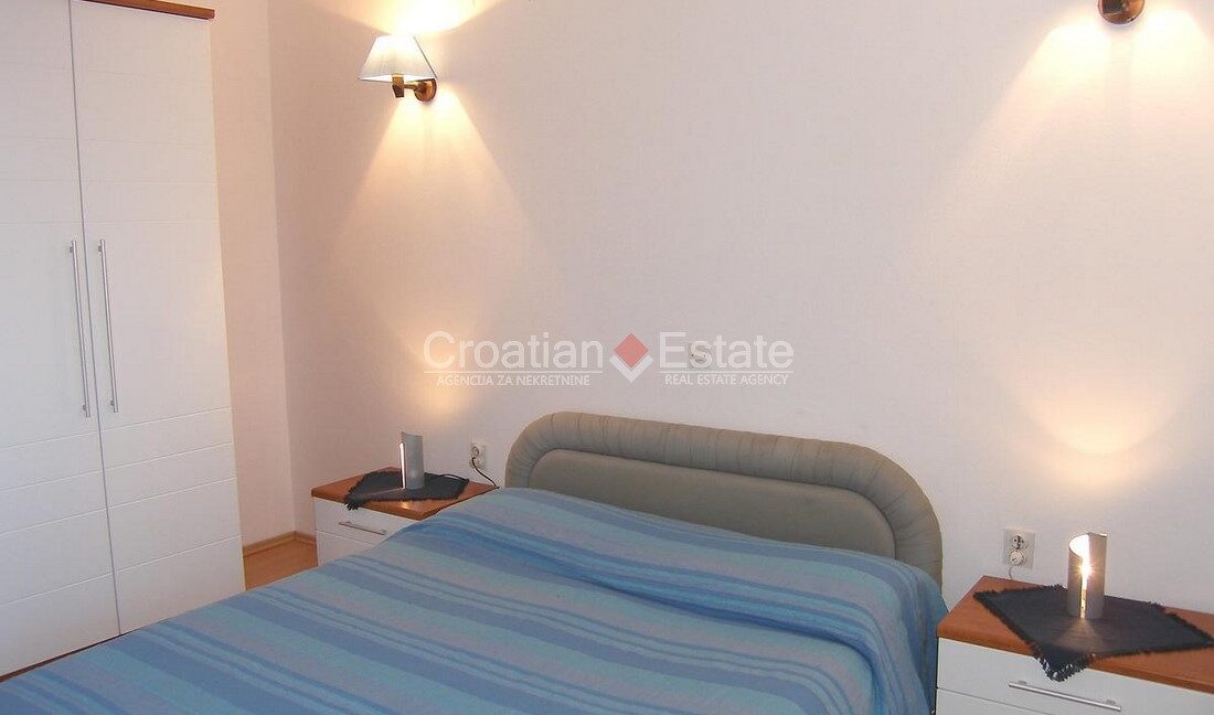 croatia-ciovo-villa-seafront-pool-sea-view-sale(109)