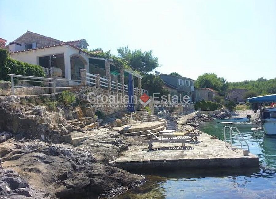 croatia-vis-house-seafront-sea-view-sale(103)