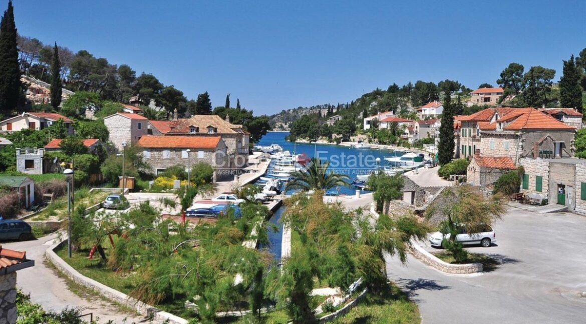 croatia-brac-land-seafront-sale(103)