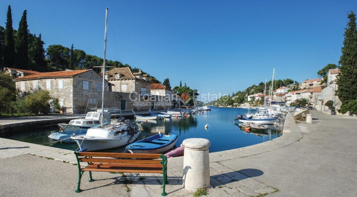 croatia-brac-land-seafront-sale(104)