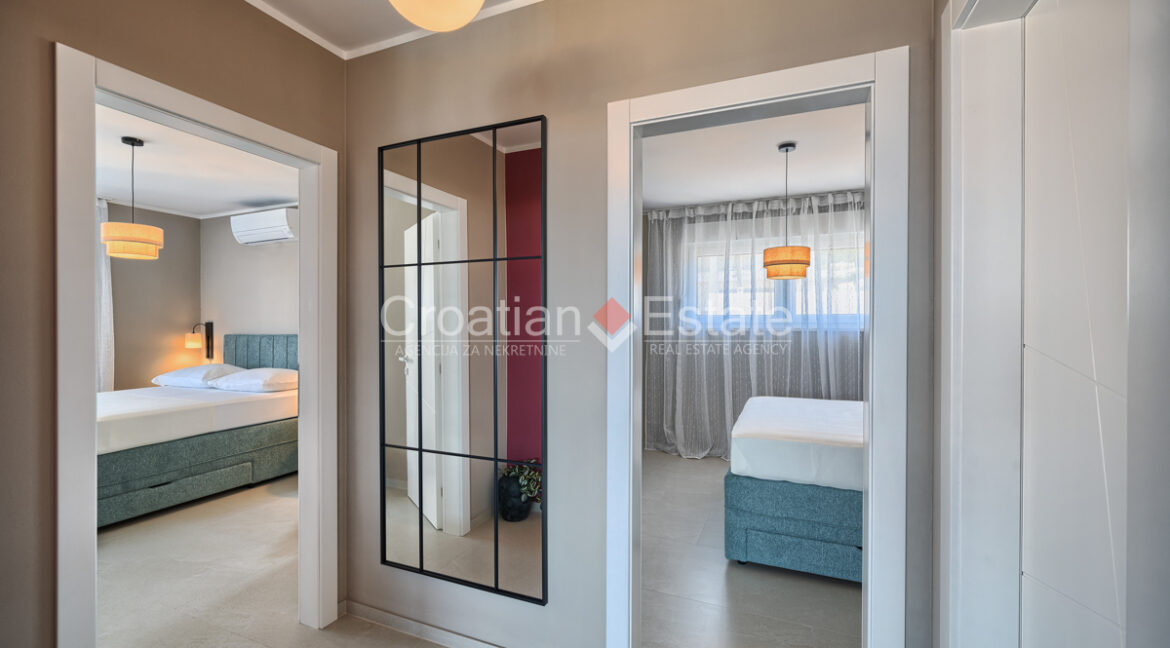 croatia ciovo apartment sea view sale pool 113