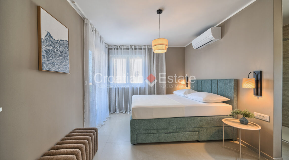 croatia ciovo apartment sea view sale pool 117